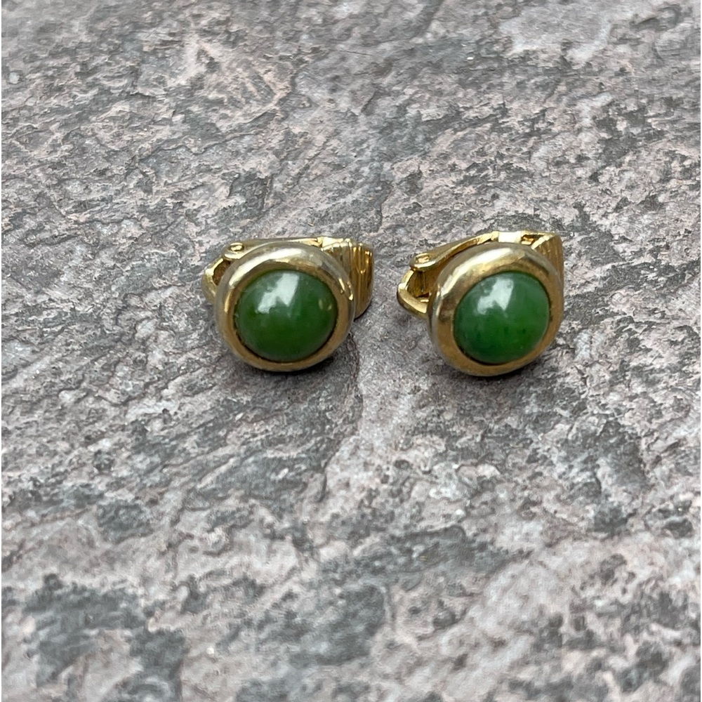 Avon Vintage Green Round Stone Clip On Earrings